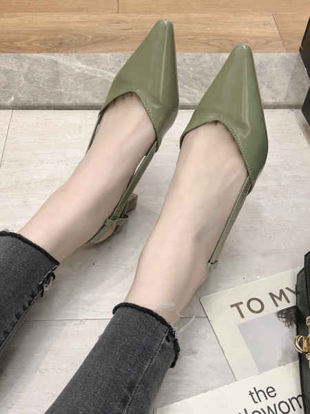 Дамски сандали с дебел ток заострен модел 