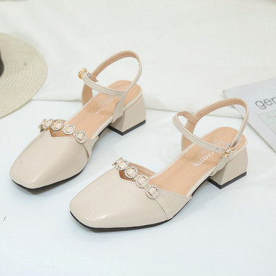 Ženske sandale sa debelom petom - od eko kože i metalnog elementa