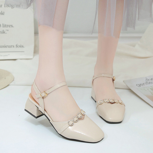 Ženske sandale sa debelom petom - od eko kože i metalnog elementa