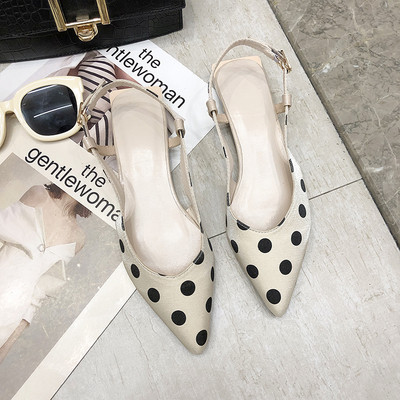 Női szandál pöttyös hegyes modell