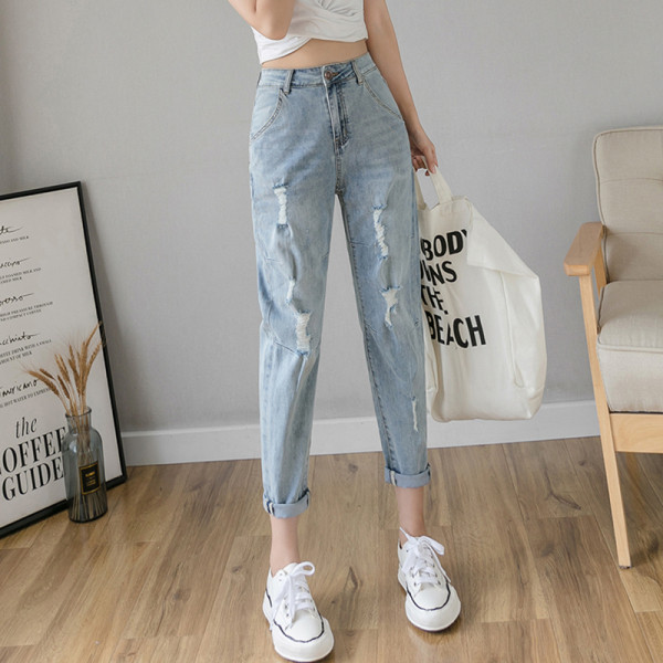 Naujo modelio moteriški džinsai aukštu liemeniu ir plėšytais motyvais