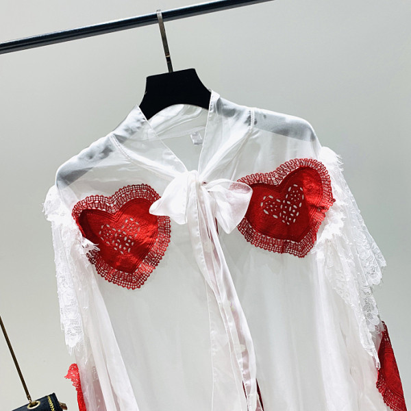 Naujo modelio moteriški marškiniai ant širdelių su kaspinu ir lotoso rankovėmis