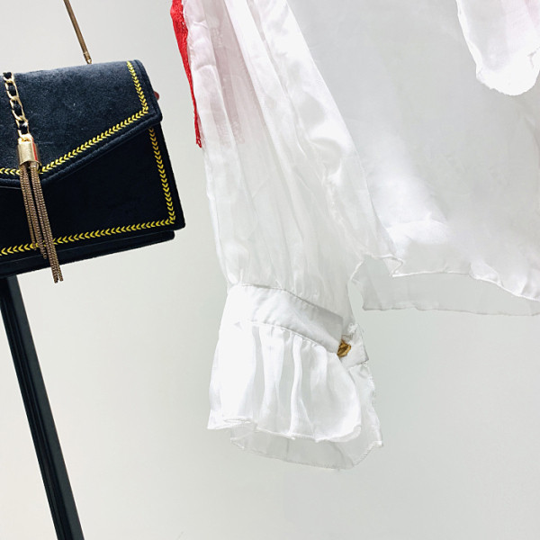 Naujo modelio moteriški marškiniai ant širdelių su kaspinu ir lotoso rankovėmis