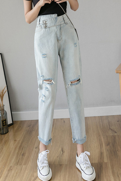 Sieviešu plati džinsi ar plēstiem motīviem un augstu vidukli