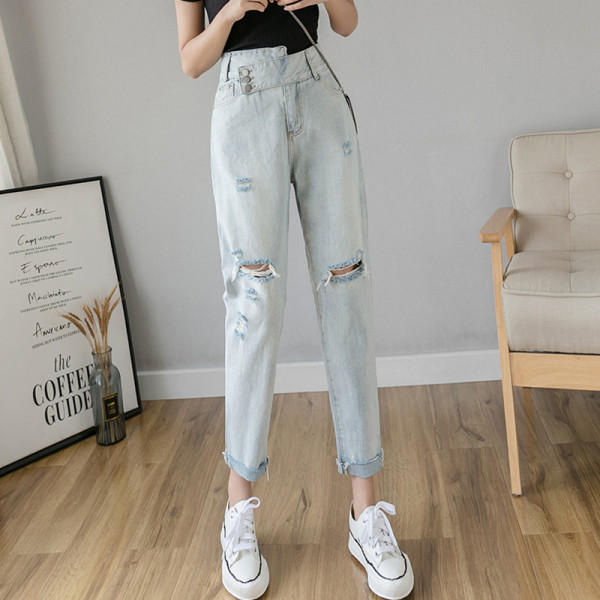 Sieviešu plati džinsi ar plēstiem motīviem un augstu vidukli