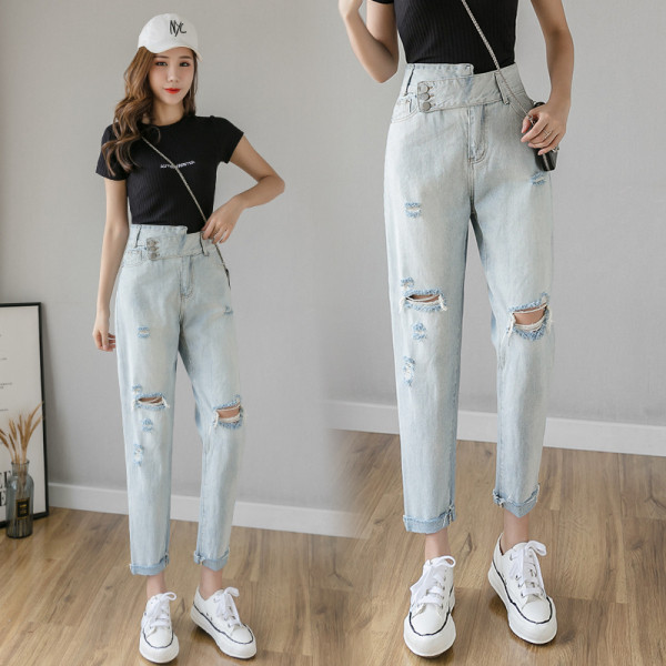 Sieviešu plati džinsi ar plēstiem motīviem un augstu vidukli