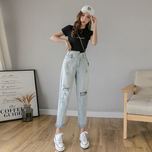 Sieviešu plati džinsi ar plēstiem motīviem un augstu vidukli