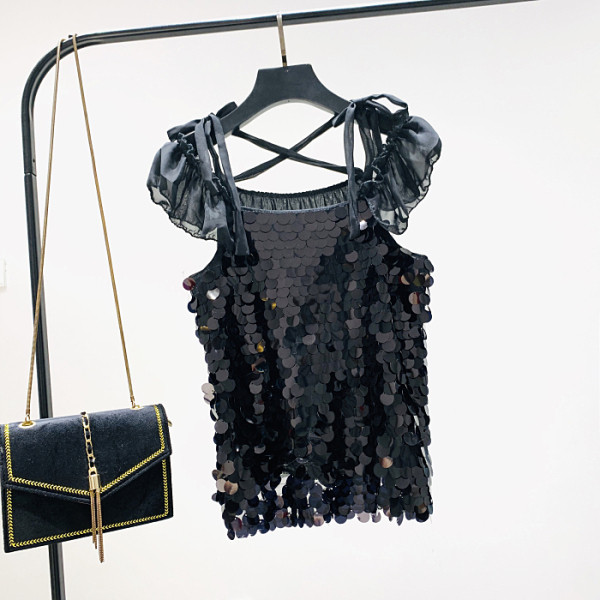 Нов модел дамска блуза с пайети и квадратно деколте