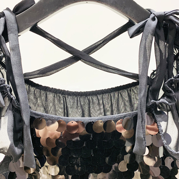 Нов модел дамска блуза с пайети и квадратно деколте