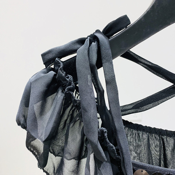 Нов модел дамска блуза с пайети и квадратно деколте