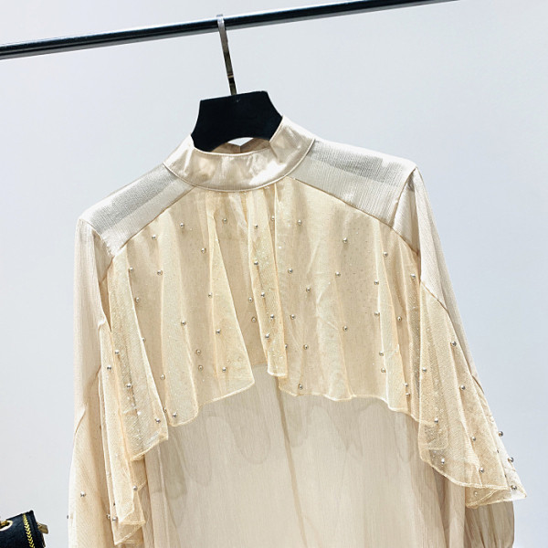 Модерна дамска блуза с ниска яка,лотос ръкави и пайети