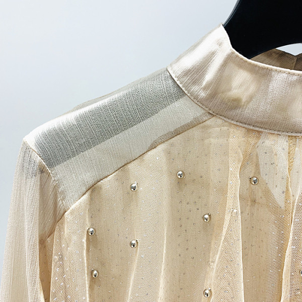 Модерна дамска блуза с ниска яка,лотос ръкави и пайети