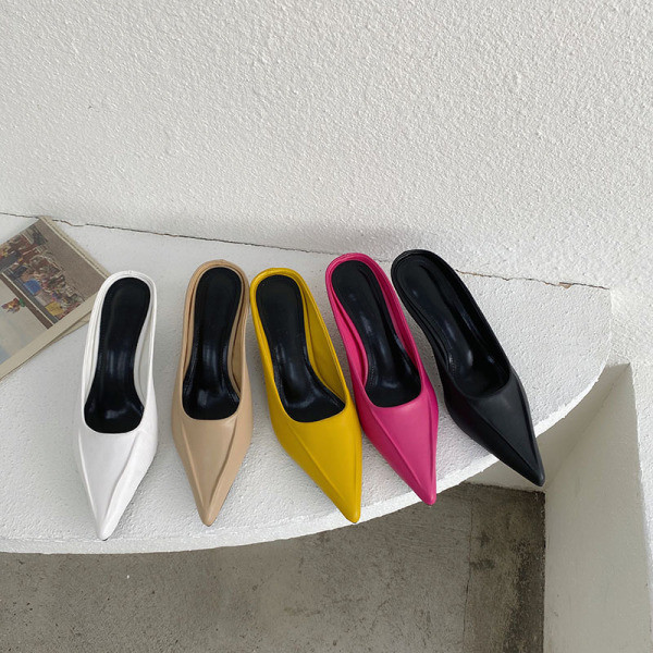 Jauns pavasara-vasaras smailo čību modelis ar zemu papēdi