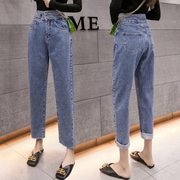 Plati sieviešu džinsi ar augstu vidukli un metāla elementu