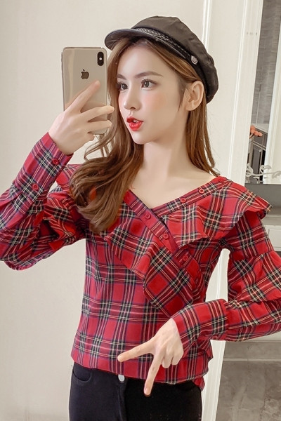 Cămașă de damă în carouri cu decolteu și nasturi spitz