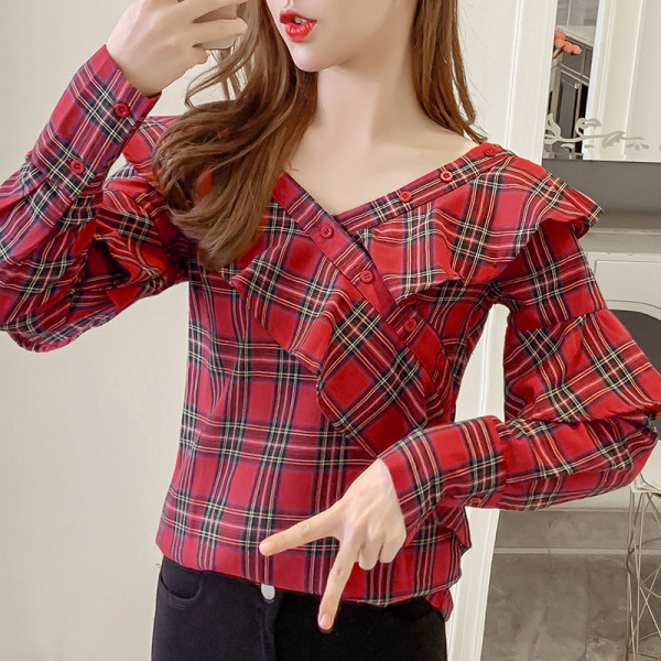 Cămașă de damă în carouri cu decolteu și nasturi spitz