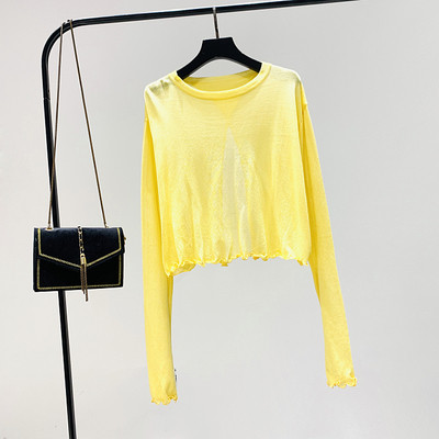 Ikdienas sieviešu blūze - ar garām piedurknēm un ovālu kakla izgriezumu