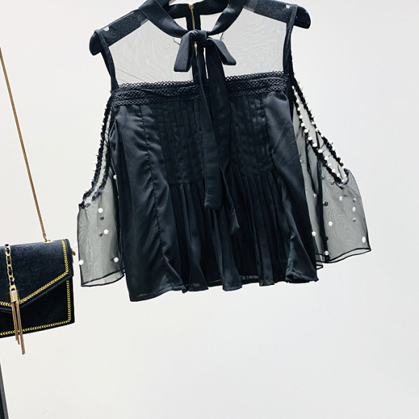 Moderns sieviešu krekls ar ovālu kakla izgriezumu, zīmogveida piedurknēm ar pērlēm un izgriezumiem