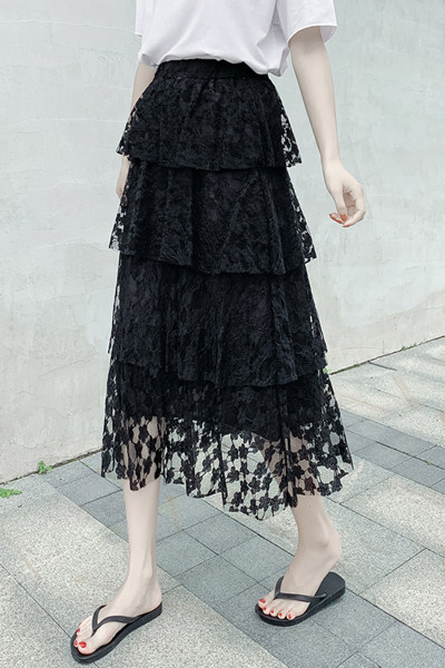 Nėriniuotas sijonas aukštu liemeniu