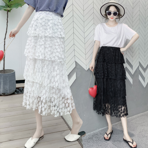 Nėriniuotas sijonas aukštu liemeniu