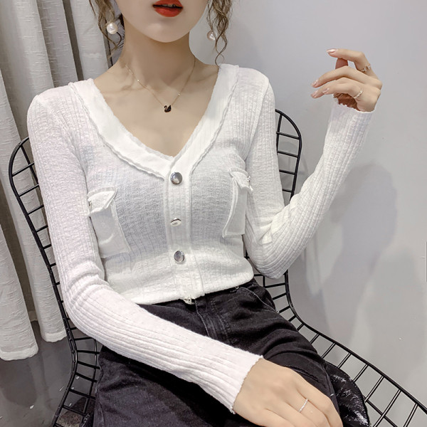 Šiuolaikinė moteriška palaidinė su sagutėmis ir špicine iškirpte