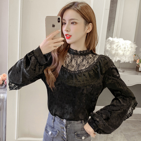 Ретро кадифена дамска риза с полувисока яка и дантелени елементи 