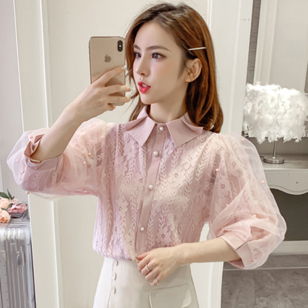 Retro stila sieviešu krekls ar klasisku apkakli un platām piedurknēm