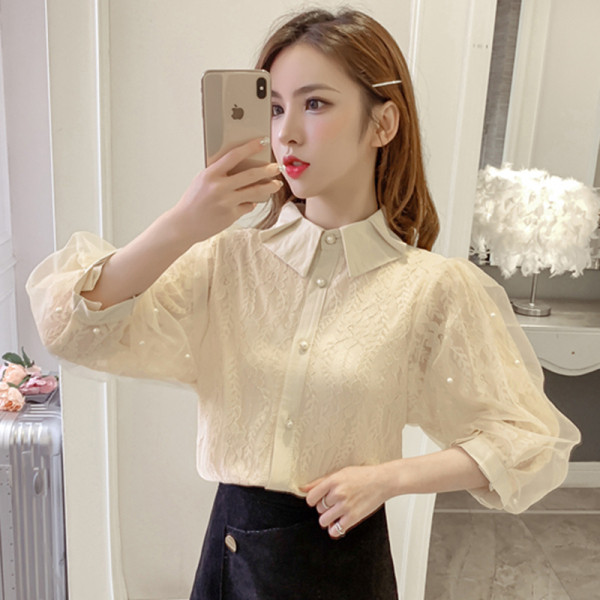 Retro stila sieviešu krekls ar klasisku apkakli un platām piedurknēm