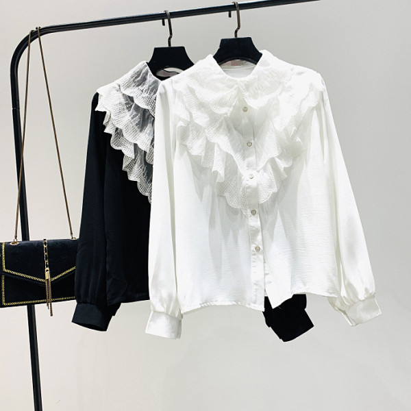 Naiste särk pitskrae, nööpide ja pikkade varrukatega