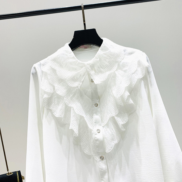 Naiste särk pitskrae, nööpide ja pikkade varrukatega