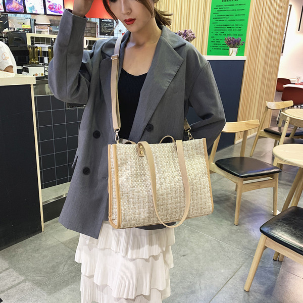 Geanta zilnica de dama cu doua manere