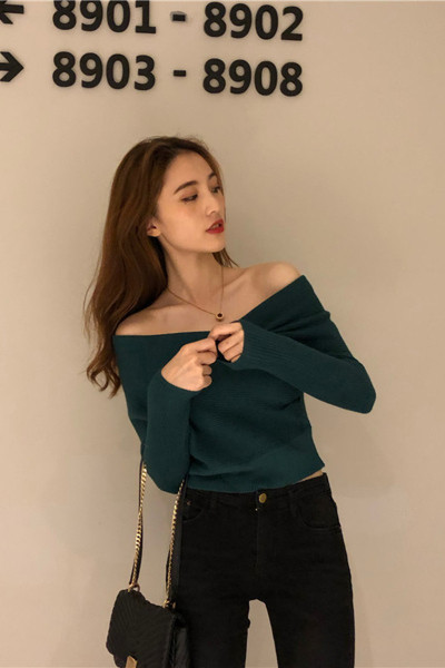 Ikdienas sieviešu blūze ar špica kakla izgriezumu un nolaižamām piedurknēm