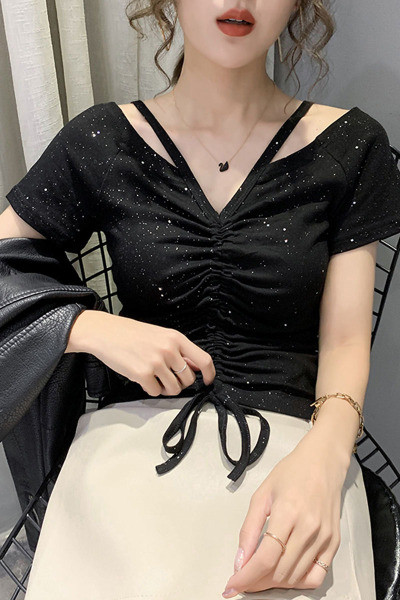 Moderni moteriška palaidinė trumpomis rankovėmis ir blizgiomis dalelėmis