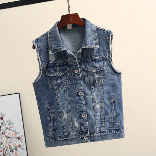 Jauns sieviešu džinsa vestes modelis ar saplēstiem motīviem un klasisku apkakli