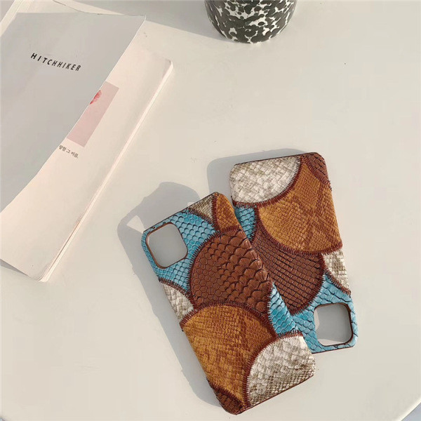 Cieta aizmugure iPhone 11 Pro Max ar izšuvumu