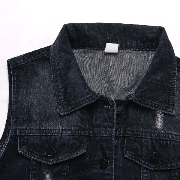 Jauna modeļa sieviešu veste ar klasisku apkakli un kabatām