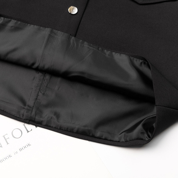 Jauna modeļa sieviešu svārki ar augstu vidukli un pogām