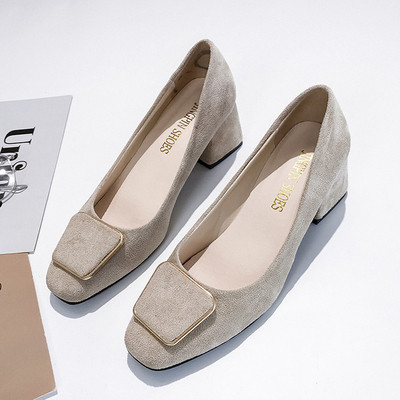 Sieviešu zamšādas kurpes ar biezu papēdi un sprādzi - divi modeļi