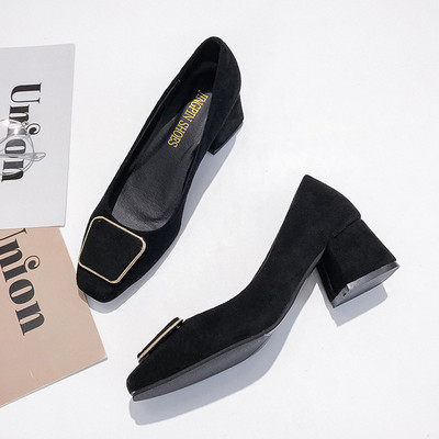 Sieviešu zamšādas kurpes ar biezu papēdi un sprādzi - divi modeļi