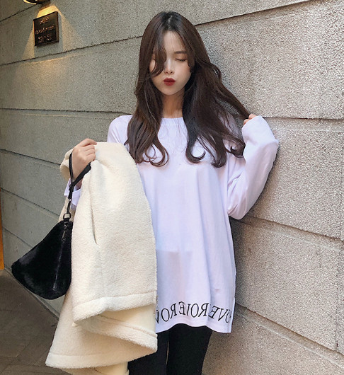 Jauna modeļa sieviešu moderna blūze ar garām piedurknēm un uzrakstu