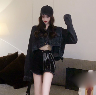 Jauna modeļa melna džinsa jaka - īss plats modelis