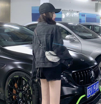 Jauna modeļa melna džinsa jaka - īss plats modelis