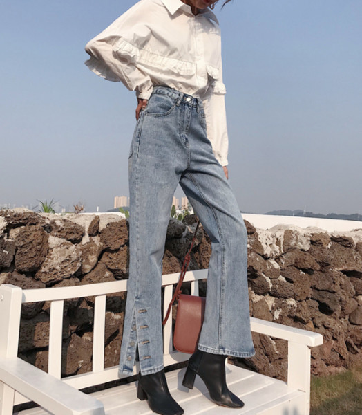 Női farmer széles modell magas derékkal és gombokkal