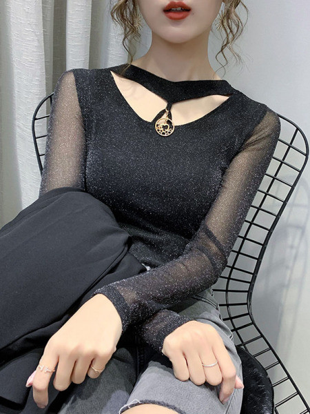 Дамска ежедневна блуза с лъскави частици и метална декорация