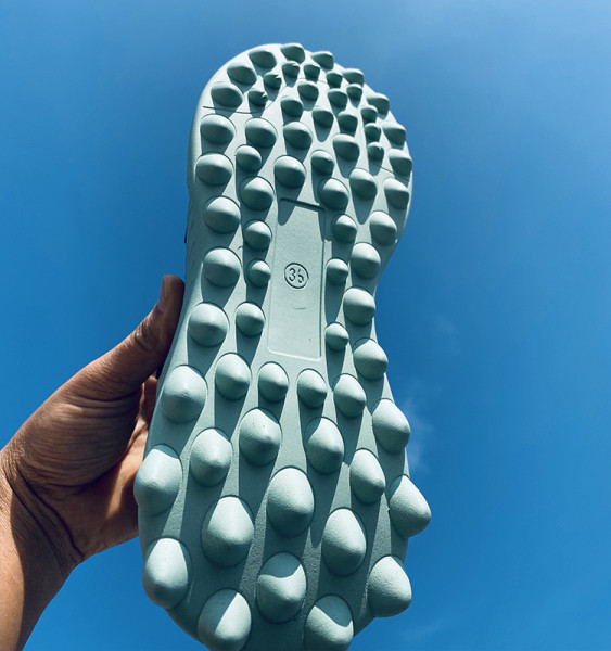 HIT Modernas sieviešu kedas ar krāsainu raupju zoli