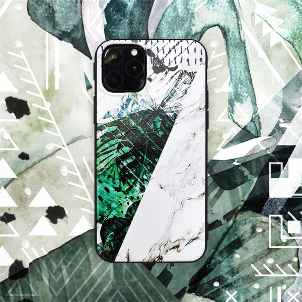 Korpuss iPhone 11 Pro Max ar marmora efektu un lapām - divi modeļi