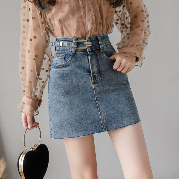 Γυναικεία καθημερινή κοντή φούστα  με μεταλλική διακόσμηση