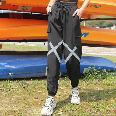 Широк модел спортен дамски панталон с еластична талия и джобове
