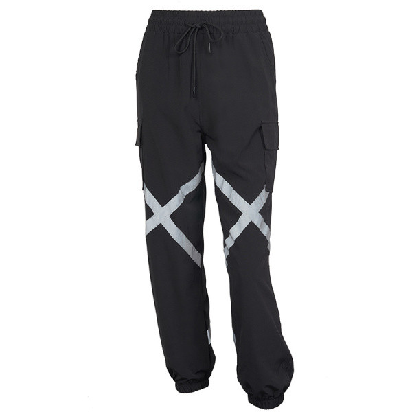 Plats sporta sieviešu bikšu modelis ar elastīgu jostasvietu un kabatām