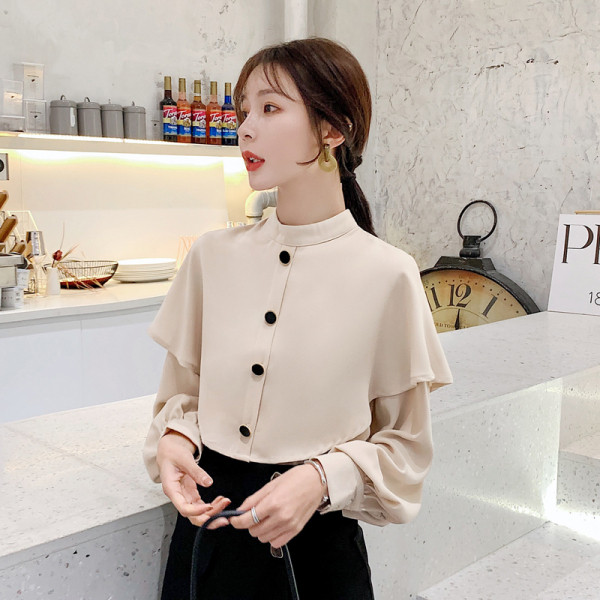 Sieviešu krekls ar pusaugstu apkakli un pogām